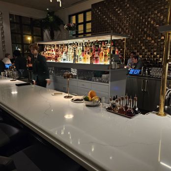 Marbled & Fin - Gorgeous bar - Seafood Near Me - Charleston, South Carolina Marbled & Fin - Gorgeous bar - Seafood Near Me - Charleston, South Carolina
