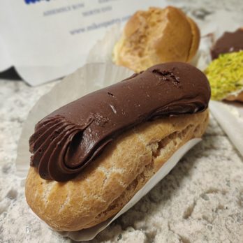 Mike's Pastry - Eclair - Bakeries Near Me - Boston, Massachusetts Mike's Pastry - Eclair - Bakeries Near Me - Boston, Massachusetts