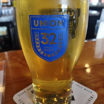 Union 32 Craft House - Northern Lites - Sports Bars Near Me - Eagan, Minnesota