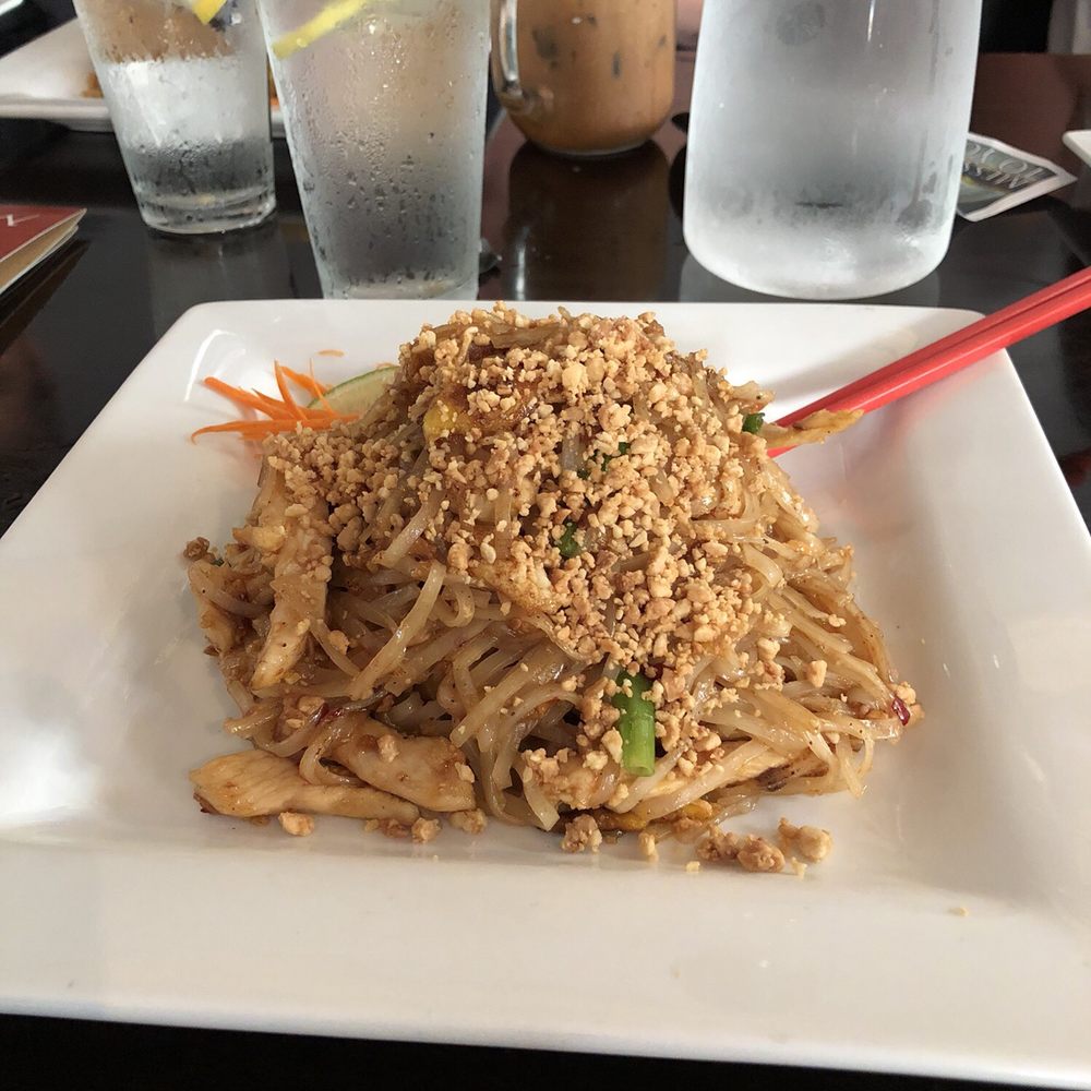 Mai Thai - Chicken pad thai - Thai Near Me - Omaha, Nebraska Mai Thai - Chicken pad thai - Thai Near Me - Omaha, Nebraska