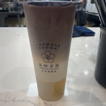 Formosa Aroma - roasted phoenix oolong milk tea with whole milk and aiyu jelly light ice - Bubble Tea Near Me - Alhambra, California