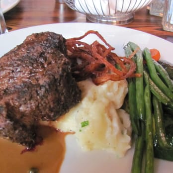 12 Gage Restaurant - 8 oz. Filet Mignon, whipped garlic potatoes & fresh seasoned vegetables.   Delicious!   09/20/12 - American Near Me - Marathon, Texas