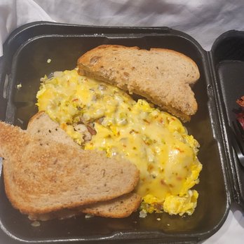 Keke's Breakfast Cafe - Scramble bowl with onions, jalapeños, mushrooms, rye toast, and home fries - American Near Me - Tampa, Florida
