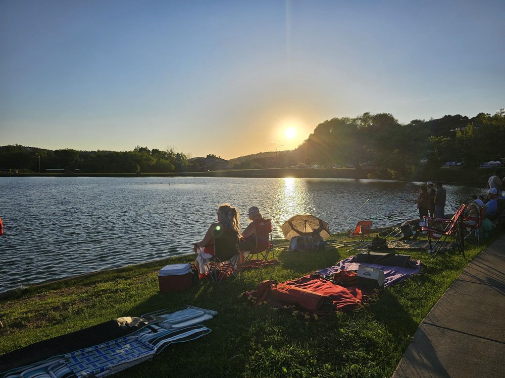 Green Valley Park Logo