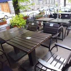 Pub Bar Na Start - Stoły i fotele wymyte idealnie przez deszcz.