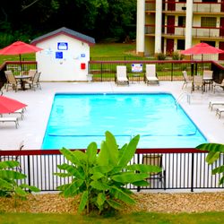 Red Roof Inn & Suites