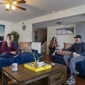 Beachfront Sober Living - Livingroom - Rehabilitation Center Near Me - Huntington Beach, California Beachfront Sober Living - Livingroom - Rehabilitation Center Near Me - Huntington Beach, California