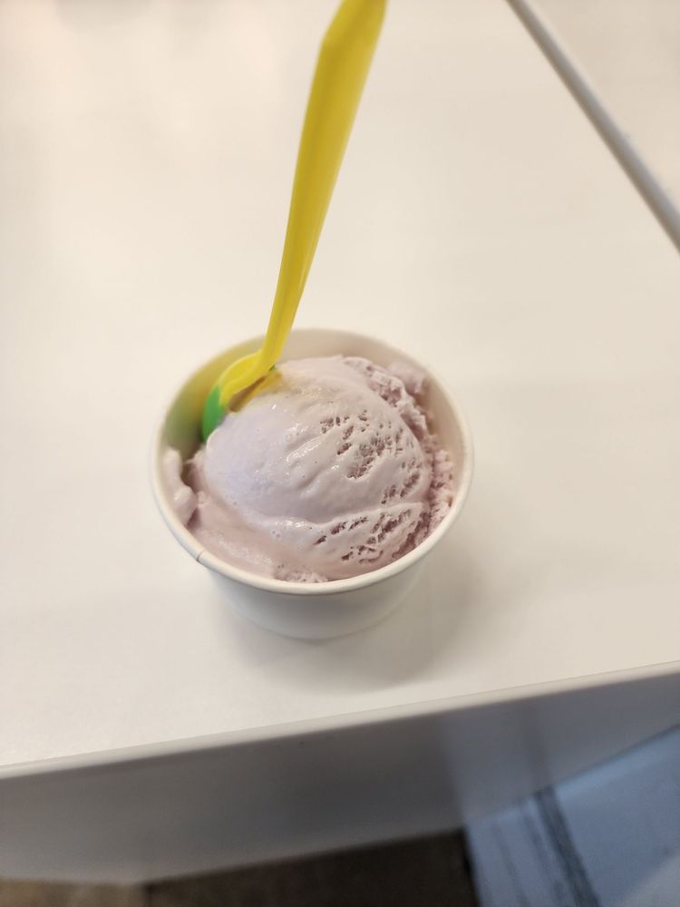 One More Scoop Logo