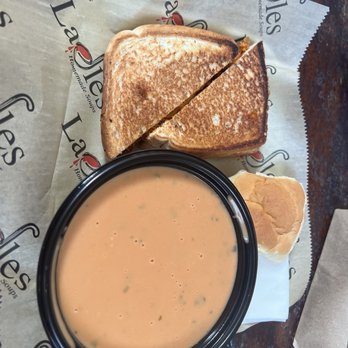 Ladles Soups - Pimento cheese sandwich toasted and tomato basil soup! - Soup Near Me - Charleston, South Carolina Ladles Soups - Pimento cheese sandwich toasted and tomato basil soup! - Soup Near Me - Charleston, South Carolina