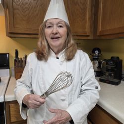 Foodie Delites Private Chef Services - Chef Lida at work in the kitchen!
