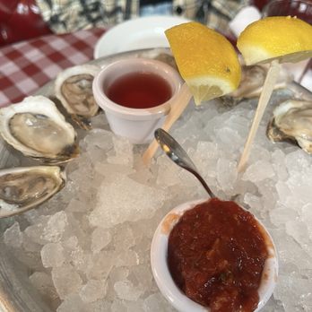 P. J. Clarke's - Oysters - Cocktail Bars Near Me - Philadelphia, Pennsylvania P. J. Clarke's - Oysters - Cocktail Bars Near Me - Philadelphia, Pennsylvania