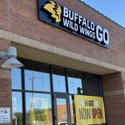 Buffalo Wild Wings To Go - Store front