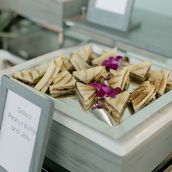 Pelican Club - Your favorite food options!