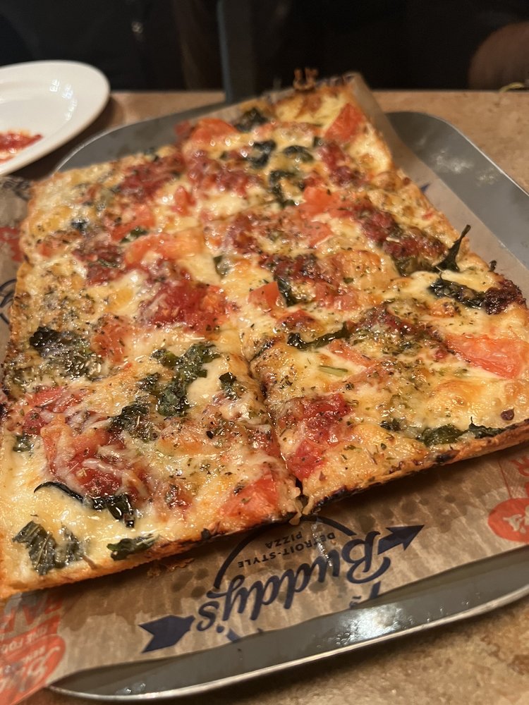 BUDDY’S PIZZA FARMINGTON Updated October 2024 319 Photos & 349