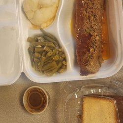 Ms Loretta Kitchen - MLK Eastside - Meatloaf, mashed potatoes, green beans, pound cake. Very good, but slow service and expensive.