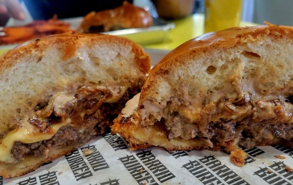 Barrio Burger by null