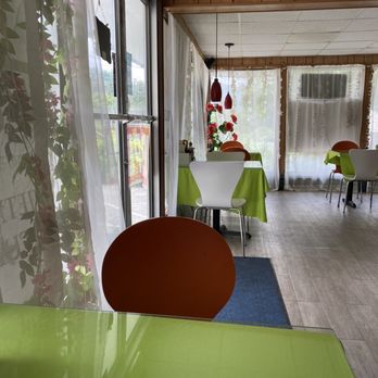 Oasis vietnamese restaurant - Dining room - Vietnamese Near Me - Lake George, New York Oasis vietnamese restaurant - Dining room - Vietnamese Near Me - Lake George, New York