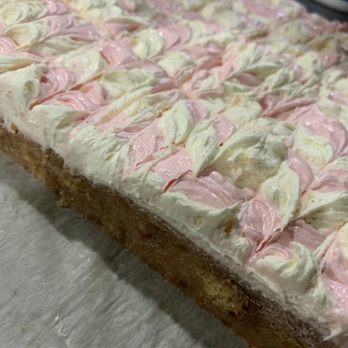 Hamburger Happiness - Strawberry Lemon Cake Bars - Hot Dogs Near Me - Minden, Louisiana Hamburger Happiness - Strawberry Lemon Cake Bars - Hot Dogs Near Me - Minden, Louisiana