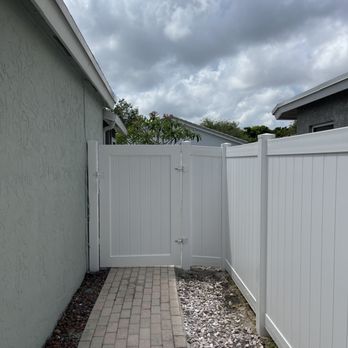 Fun Patio Miami - PVC Gate - Fences & Gates Near Me - Davie, Florida Fun Patio Miami - PVC Gate - Fences & Gates Near Me - Davie, Florida