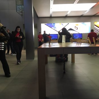 Apple - New York - 1st floor atmosphere - Mobile Phones Near Me - New York, New York