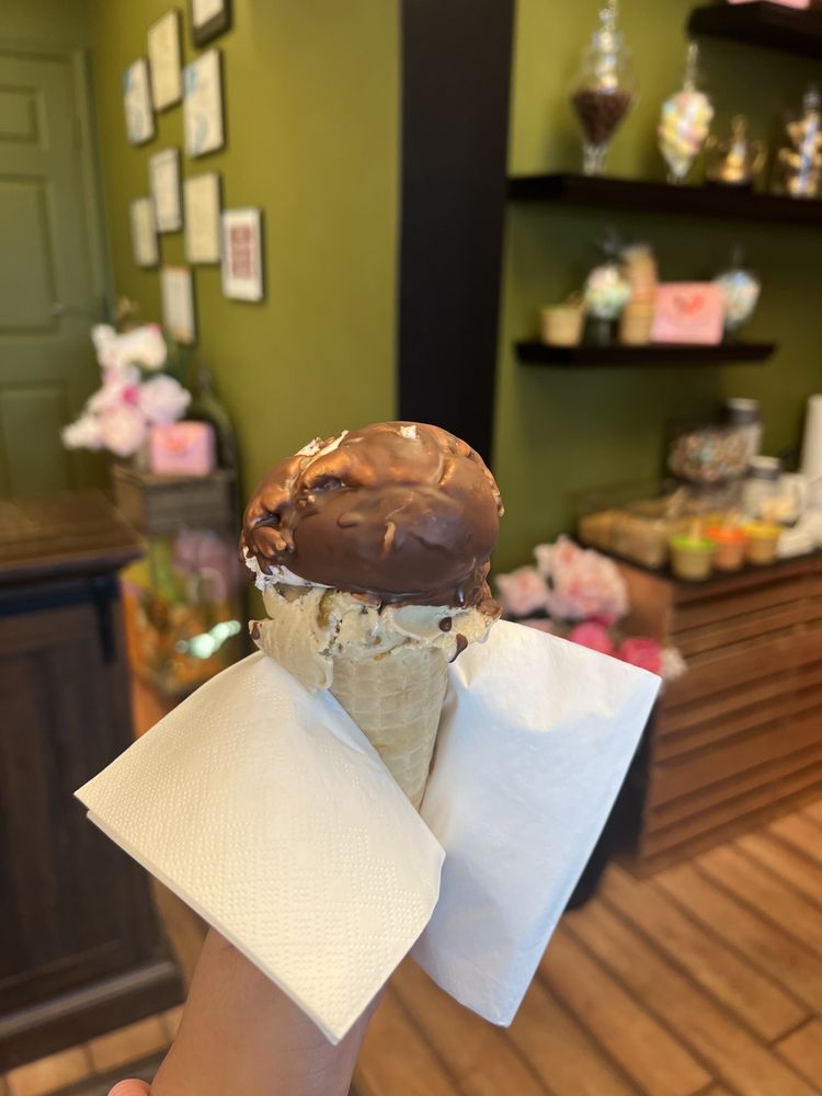 TWO LADIES BAKERY Updated September 2024 42 Photos & 32 Reviews