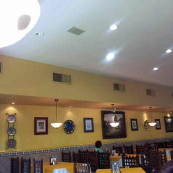 La Chata - Partial interior view of dining area - Mexican Near Me - Guadalajara, JAL