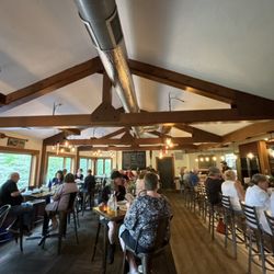 Canoe Restaurant and Tavern - Bar