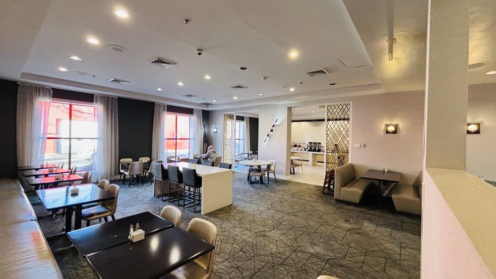DoubleTree by Hilton Boston Logan Airport Chelsea