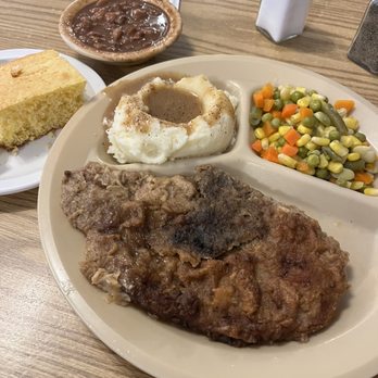 Abby’s Place - a plate of meat and vegetables - American Near Me - Peebles, Ohio
