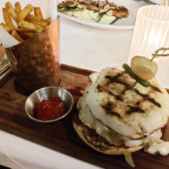 Le Rivage - French onion soup burger - French Near Me - New York, New York Le Rivage - French onion soup burger - French Near Me - New York, New York