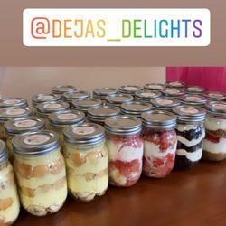 Deja's Delights - Banana Pudding, Strawberry Shortcake, Chocolate Cake w/ Cream Cheese Frosting, Strawberry Cheesecake
