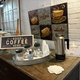 Free coffee while you browse! Free coffee while you browse!