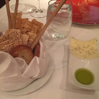Tony's - crackers to start - Italian Near Me - Houston, Texas Tony's - crackers to start - Italian Near Me - Houston, Texas