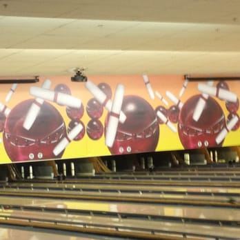 Mohegan Bowl - Bowling Near Me - Webster, Massachusetts