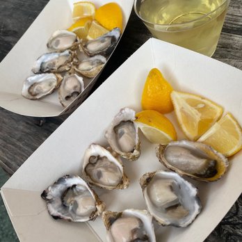 Deckhand Dave's Fish Tacos - Local, fresh oysters - extremely fresh, tasty and very well cleaned. - Food Trucks Near Me - Juneau, Alaska