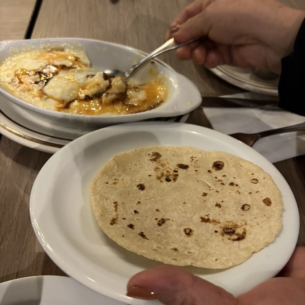 La Espadaña - Tortilla de maíz y Arina were served with the order. - Mexican Near Me - Tijuana, BCN La Espadaña - Tortilla de maíz y Arina were served with the order. - Mexican Near Me - Tijuana, BCN