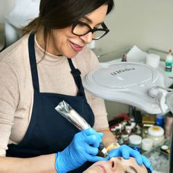 Fab Medical Aesthetics & Permanent Makeup - Lauren creating beautiful powder brows.
