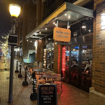 Mercato Stellina Pizzeria - Outdoors in December - Wine Bars Near Me - Bellevue, Washington Mercato Stellina Pizzeria - Outdoors in December - Wine Bars Near Me - Bellevue, Washington