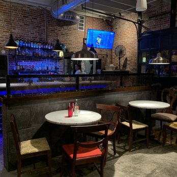 Station No 3 - Benton Park - Bar area - Gastropubs Near Me - St. Louis, Missouri