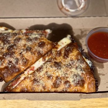 Pizza Hut - Pepperoni pizza melt - Pizza Near Me - Visalia, California Pizza Hut - Pepperoni pizza melt - Pizza Near Me - Visalia, California