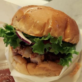 Fat Cheeks Hawaii - Lobster cheeseburger - Sandwiches Near Me - Honolulu, Hawaii