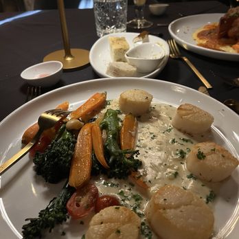 Mangiamo - Wild caught scallops - Italian Near Me - Grand Rapids, Michigan Mangiamo - Wild caught scallops - Italian Near Me - Grand Rapids, Michigan