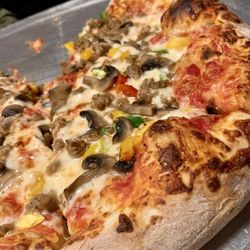 Turp's Sports Bar & Restaurant - Yummy pizza