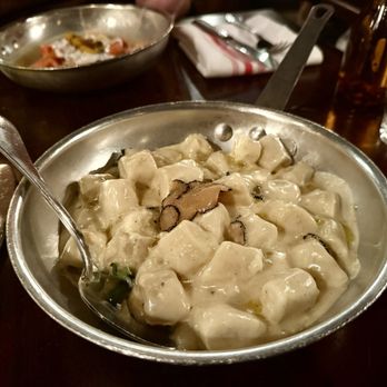 Vite Vinosteria - Gnocchi e Tartufo - Italian Near Me - Astoria, New York