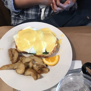 Cheeser's Palace Cafe - Benedict Spinach & Tomato - Breakfast & Brunch Near Me - Clermont, Florida Cheeser's Palace Cafe - Benedict Spinach & Tomato - Breakfast & Brunch Near Me - Clermont, Florida