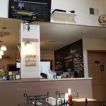 Debbie's Cafe - Inside - Breakfast & Brunch Near Me - New Hartford, New York