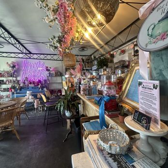 Blooming Floral Cafe - Bar area - Coffee & Tea Near Me - Tampa, Florida