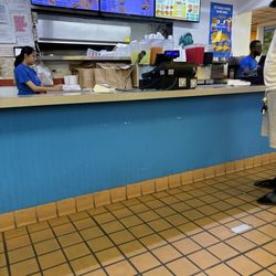 Ameen Fish & Wings - Counter