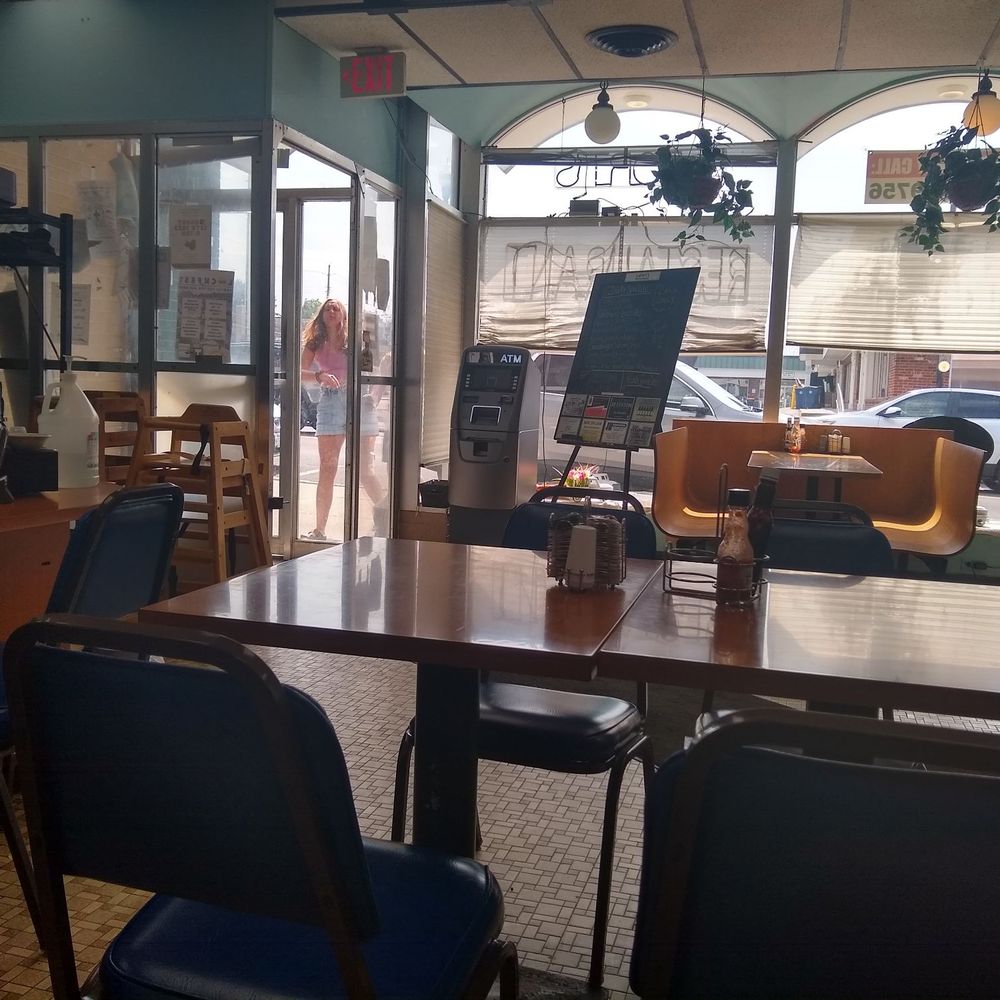 La Ports Pine Restaurant - Charming throwback diner. :-D - New American Near Me - Lockport, New York