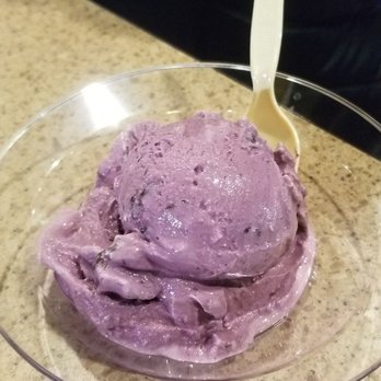 Graeter's Ice Cream - Black raspberry with chocolate chip - Candy Stores Near Me - Cincinnati, Ohio Graeter's Ice Cream - Black raspberry with chocolate chip - Candy Stores Near Me - Cincinnati, Ohio